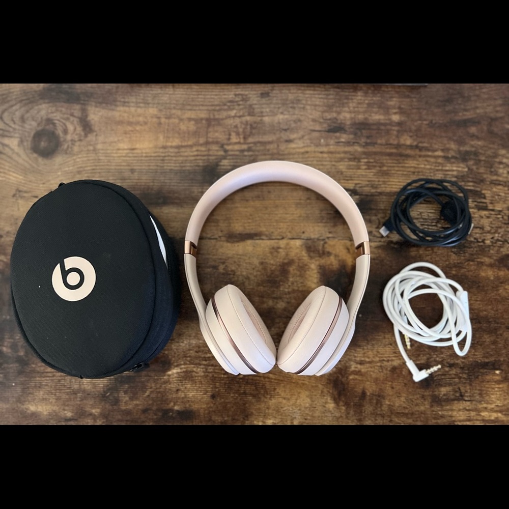🌟 BEATS Solo3 Wireless On-Ear Headphones - Matte Gold